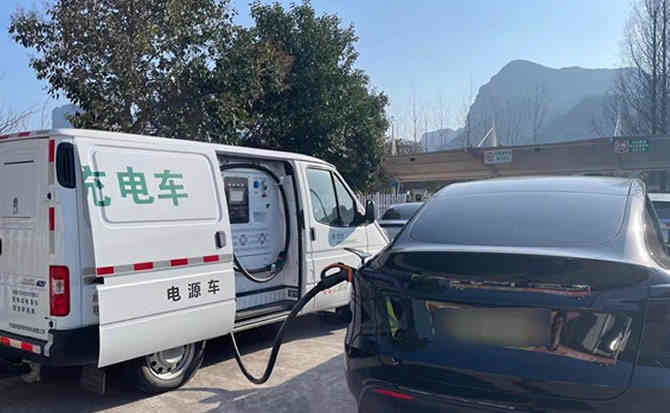 阿荣旗汽车搭电