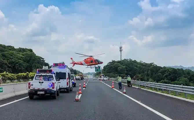 阿荣旗高速公路汽车救援案例